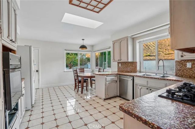12384 Woodley Avenue, Granada Hills, CA 91344