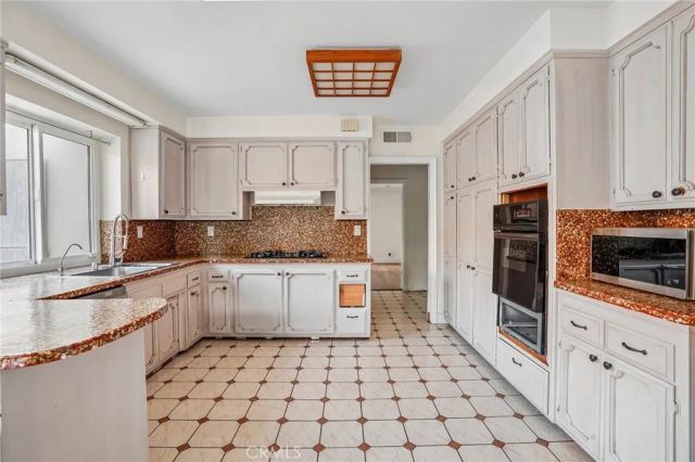 12384 Woodley Avenue, Granada Hills, CA 91344