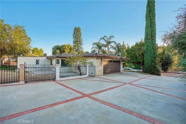 12384 Woodley Avenue, Granada Hills, CA 91344