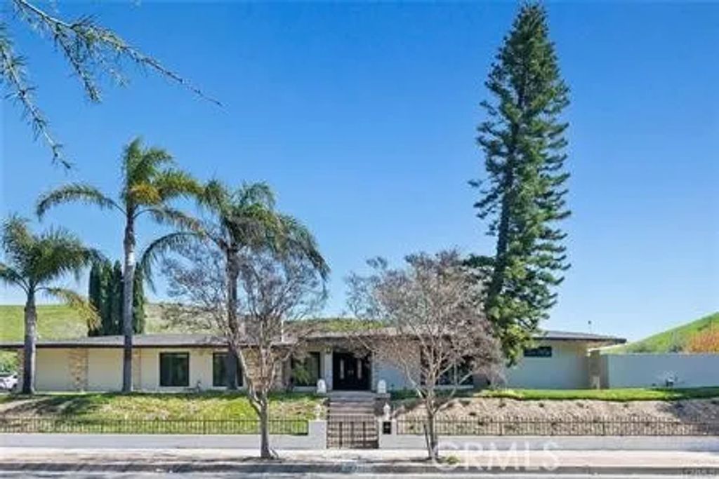 12384 Woodley Avenue, Granada Hills, CA 91344