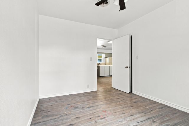 1031 Ritchey Street, Gainesville, TX 76240