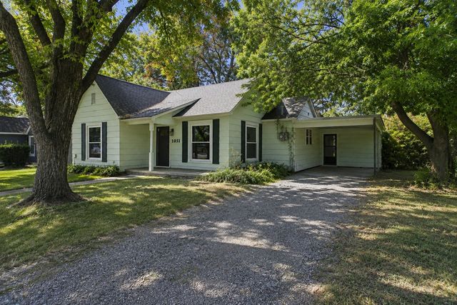 1031 Ritchey Street, Gainesville, TX 76240