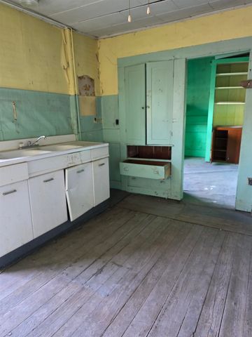 16 South Main Street, Randolph, VT 05060