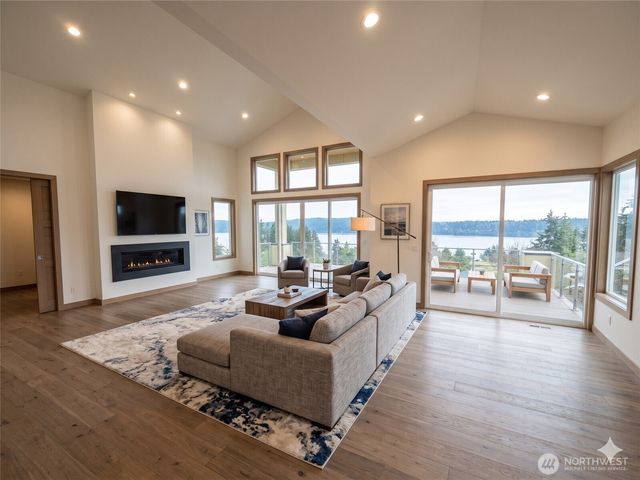 4998 Par Drive, Freeland, WA 98249