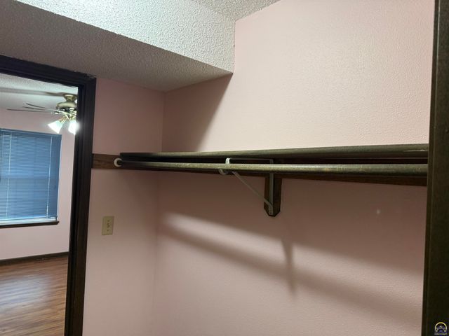 3019 SW Maupin LN, Topeka, KS 66614