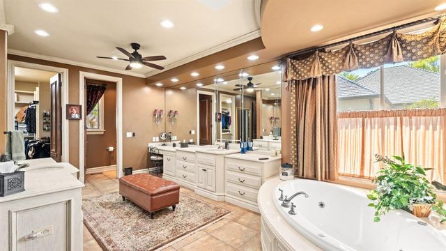 1645 Saratoga Way, Edmond, OK 73003