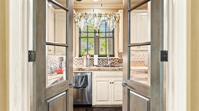 1645 Saratoga Way, Edmond, OK 73003