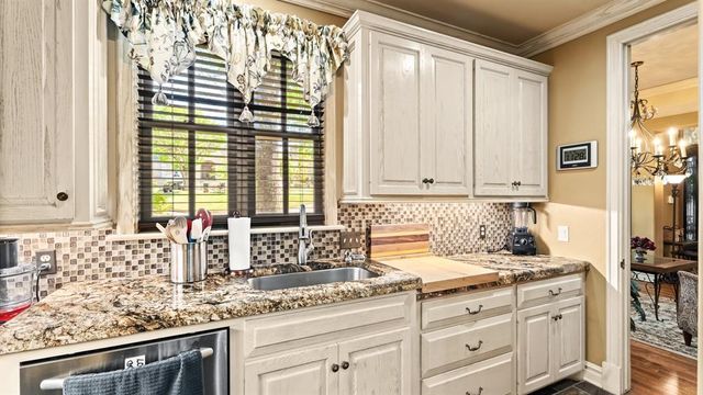 1645 Saratoga Way, Edmond, OK 73003