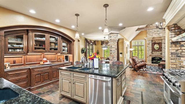 1645 Saratoga Way, Edmond, OK 73003