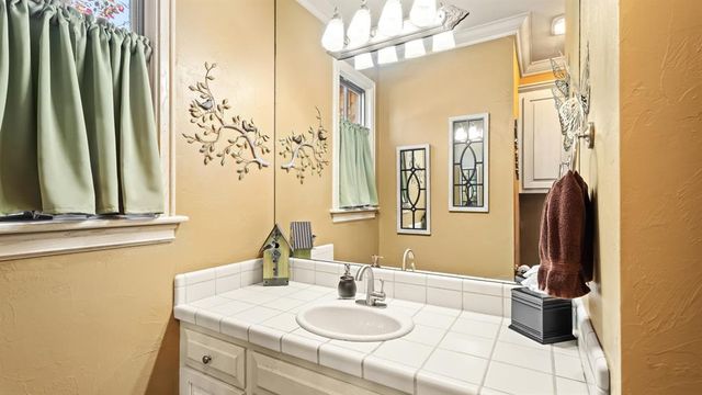 1645 Saratoga Way, Edmond, OK 73003