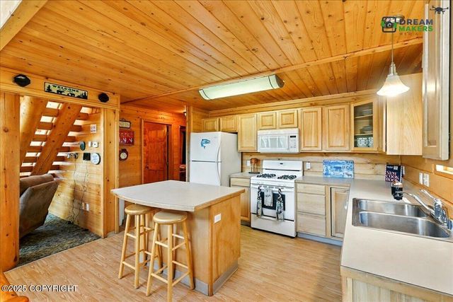 38916 Ian Circle, Sterling, AK 99672