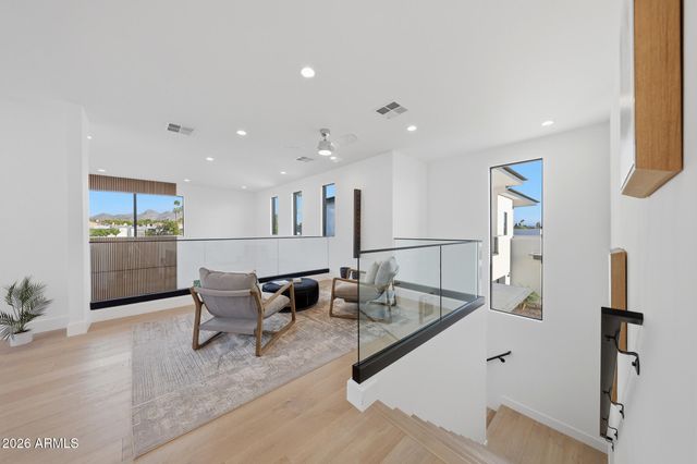 100 W NORTHERN Avenue 6, Phoenix, AZ 85021