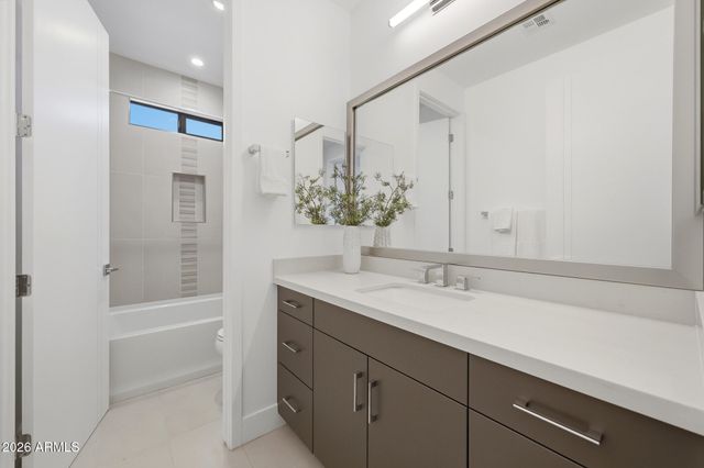 100 W NORTHERN Avenue 6, Phoenix, AZ 85021