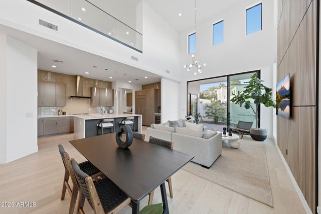 100 W NORTHERN Avenue 6, Phoenix, AZ 85021