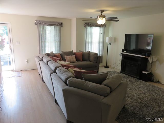 1632 Chestnut Park Ln, Richmond, VA 23222