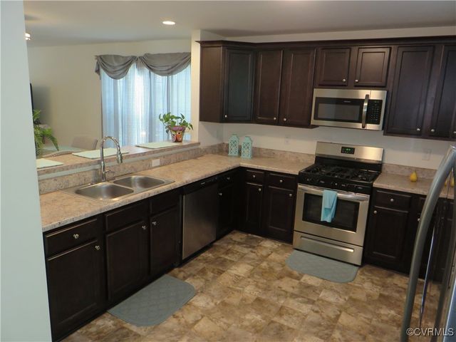 1632 Chestnut Park Ln, Richmond, VA 23222