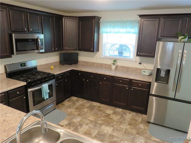 1632 Chestnut Park Ln, Richmond, VA 23222
