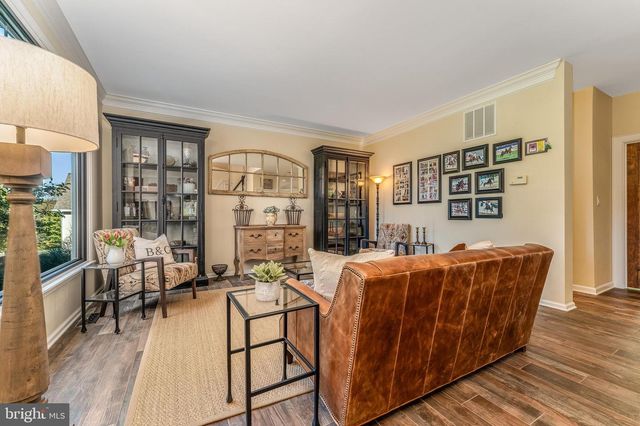 10 PHEASANT DR, Ringoes, NJ 08551