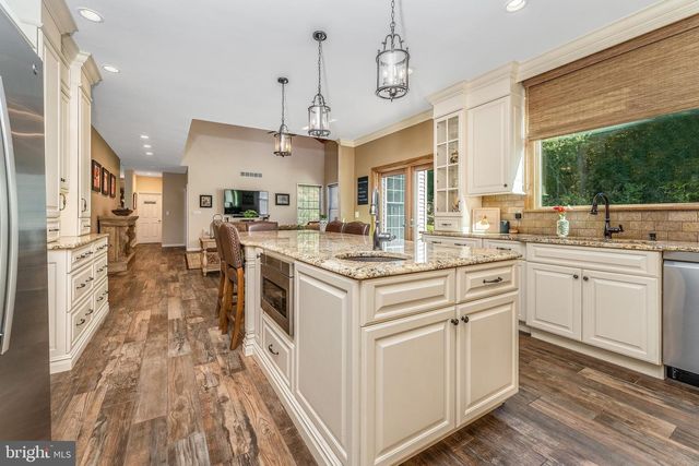 10 PHEASANT DR, Ringoes, NJ 08551