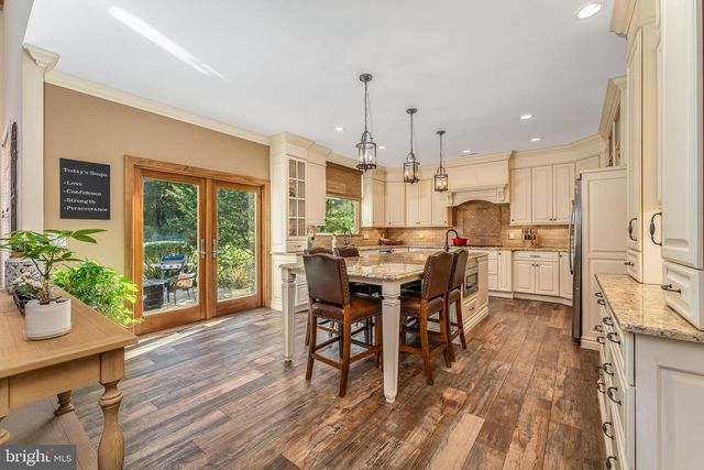 10 PHEASANT DR, Ringoes, NJ 08551