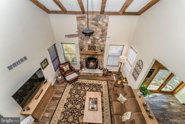 10 PHEASANT DR, Ringoes, NJ 08551