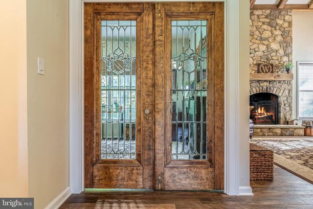 10 PHEASANT DR, Ringoes, NJ 08551