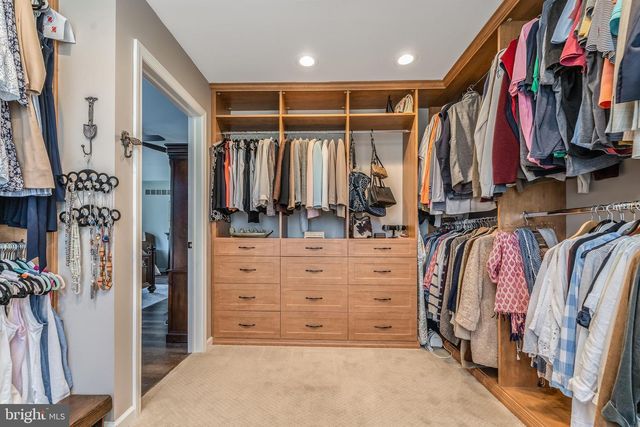 10 PHEASANT DR, Ringoes, NJ 08551