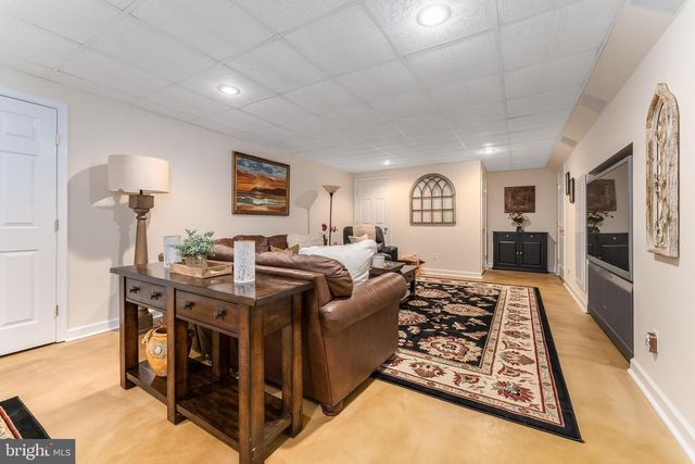 10 PHEASANT DR, Ringoes, NJ 08551