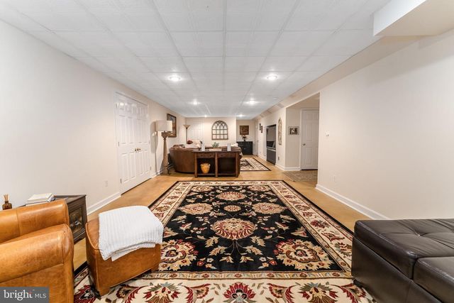 10 PHEASANT DR, Ringoes, NJ 08551