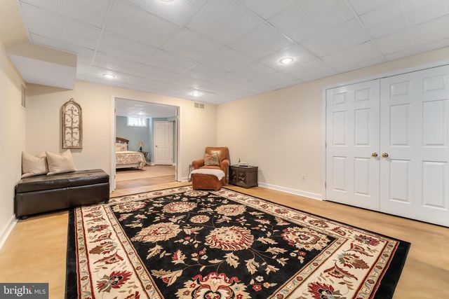 10 PHEASANT DR, Ringoes, NJ 08551