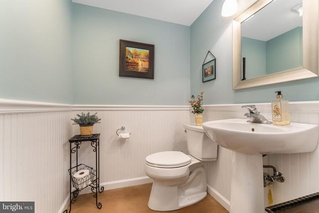 10 PHEASANT DR, Ringoes, NJ 08551