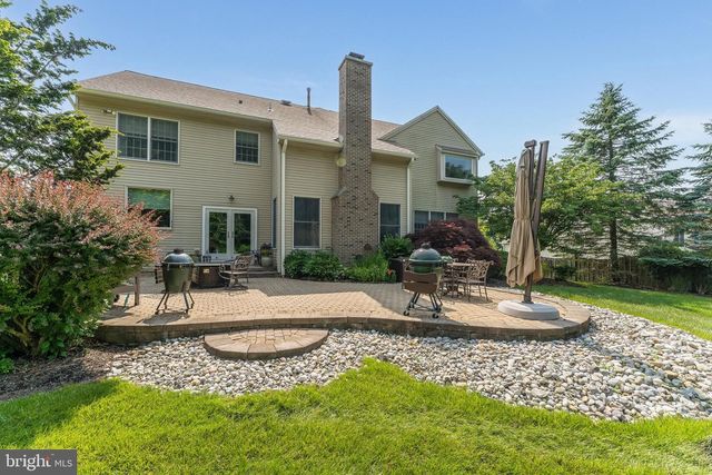 10 PHEASANT DR, Ringoes, NJ 08551