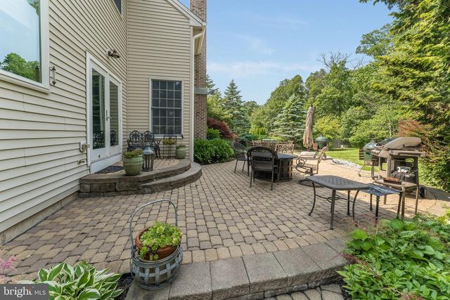 10 PHEASANT DR, Ringoes, NJ 08551