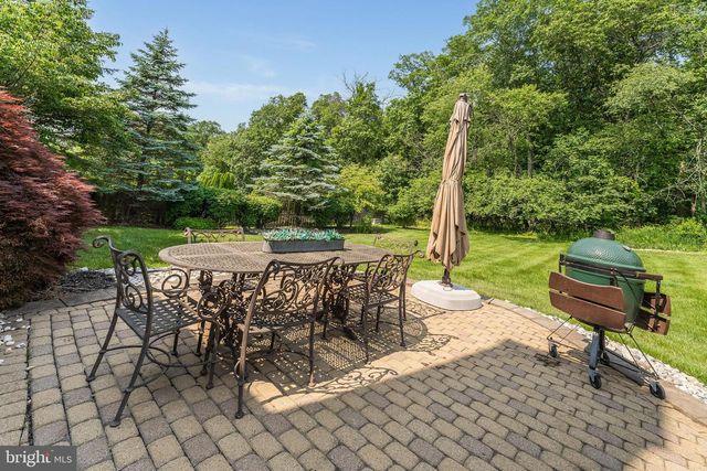 10 PHEASANT DR, Ringoes, NJ 08551