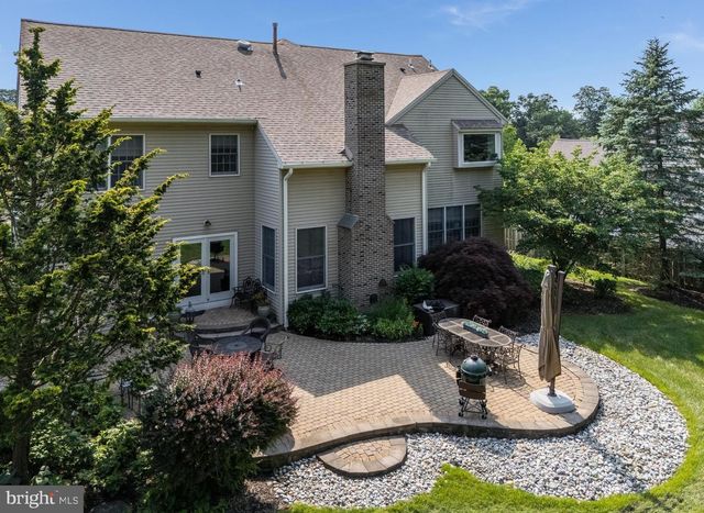 10 PHEASANT DR, Ringoes, NJ 08551