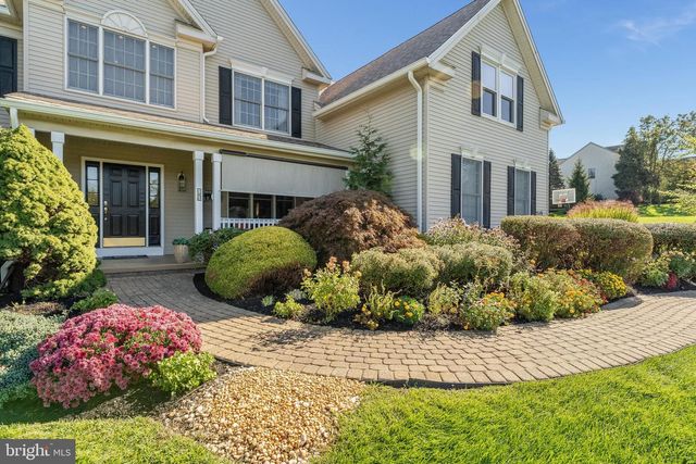 10 PHEASANT DR, Ringoes, NJ 08551