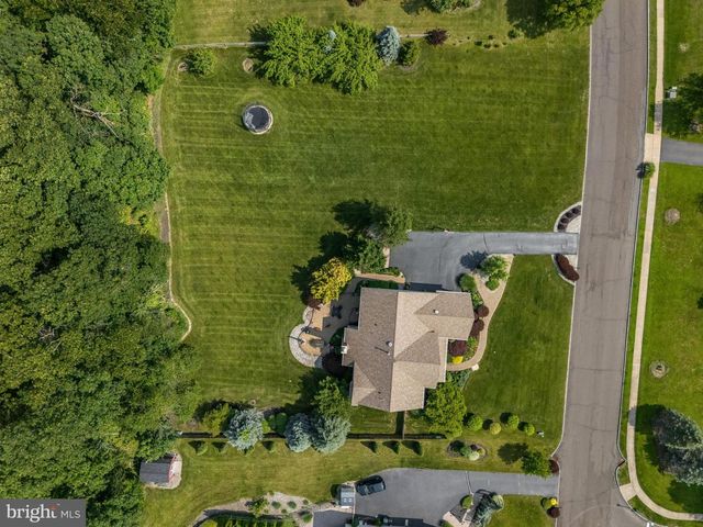 10 PHEASANT DR, Ringoes, NJ 08551