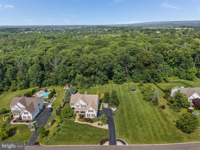 10 PHEASANT DR, Ringoes, NJ 08551