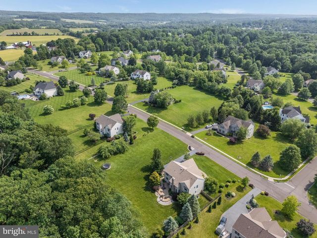 10 PHEASANT DR, Ringoes, NJ 08551