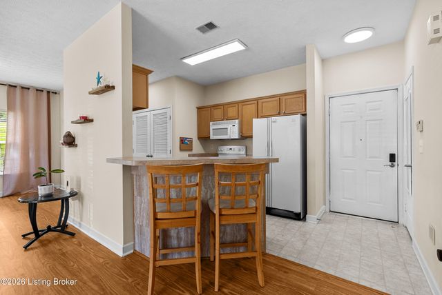 7315 St Andrews Woods Cir 103, Louisville, KY 40214