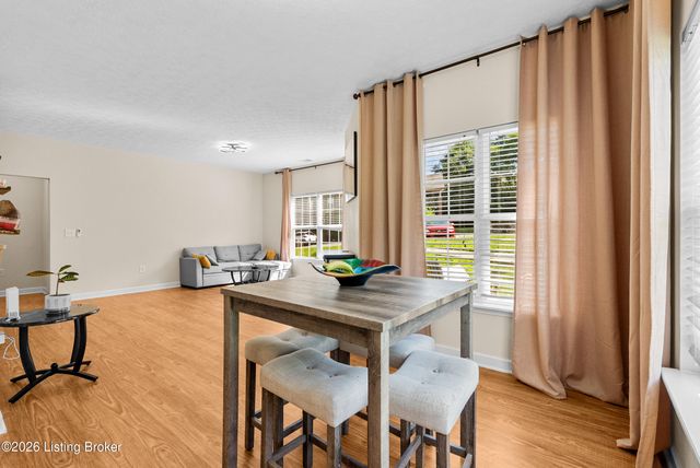 7315 St Andrews Woods Cir 103, Louisville, KY 40214