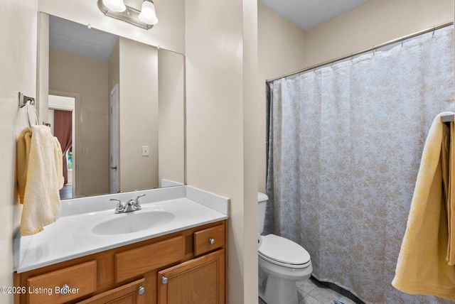 7315 St Andrews Woods Cir 103, Louisville, KY 40214