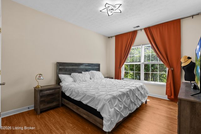 7315 St Andrews Woods Cir 103, Louisville, KY 40214