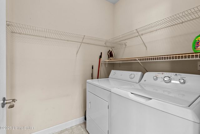 7315 St Andrews Woods Cir 103, Louisville, KY 40214