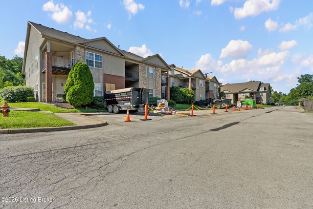 7315 St Andrews Woods Cir 103, Louisville, KY 40214