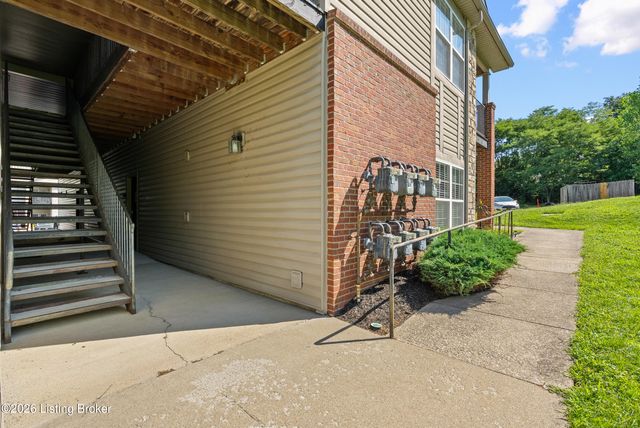 7315 St Andrews Woods Cir 103, Louisville, KY 40214