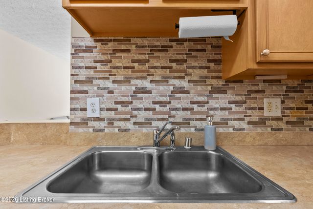 7315 St Andrews Woods Cir 103, Louisville, KY 40214
