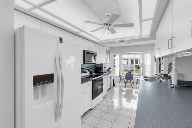 9052 ARUNDLE PLACE, New Port Richey, FL 34655
