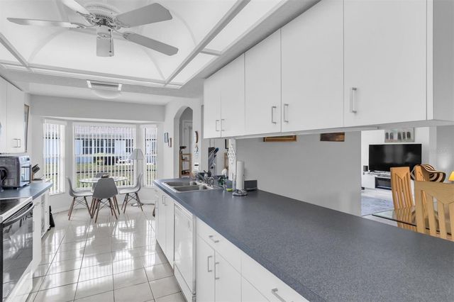 9052 ARUNDLE PLACE, New Port Richey, FL 34655