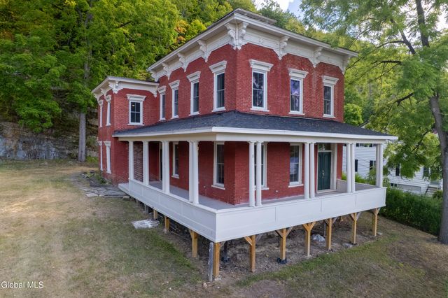 8 Mountain Street, Whitehall, NY 12887